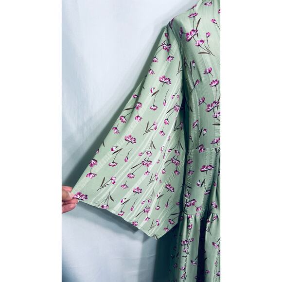 Unique21 Casual Floral Green Wrap Dress - Picture 9 of 14
